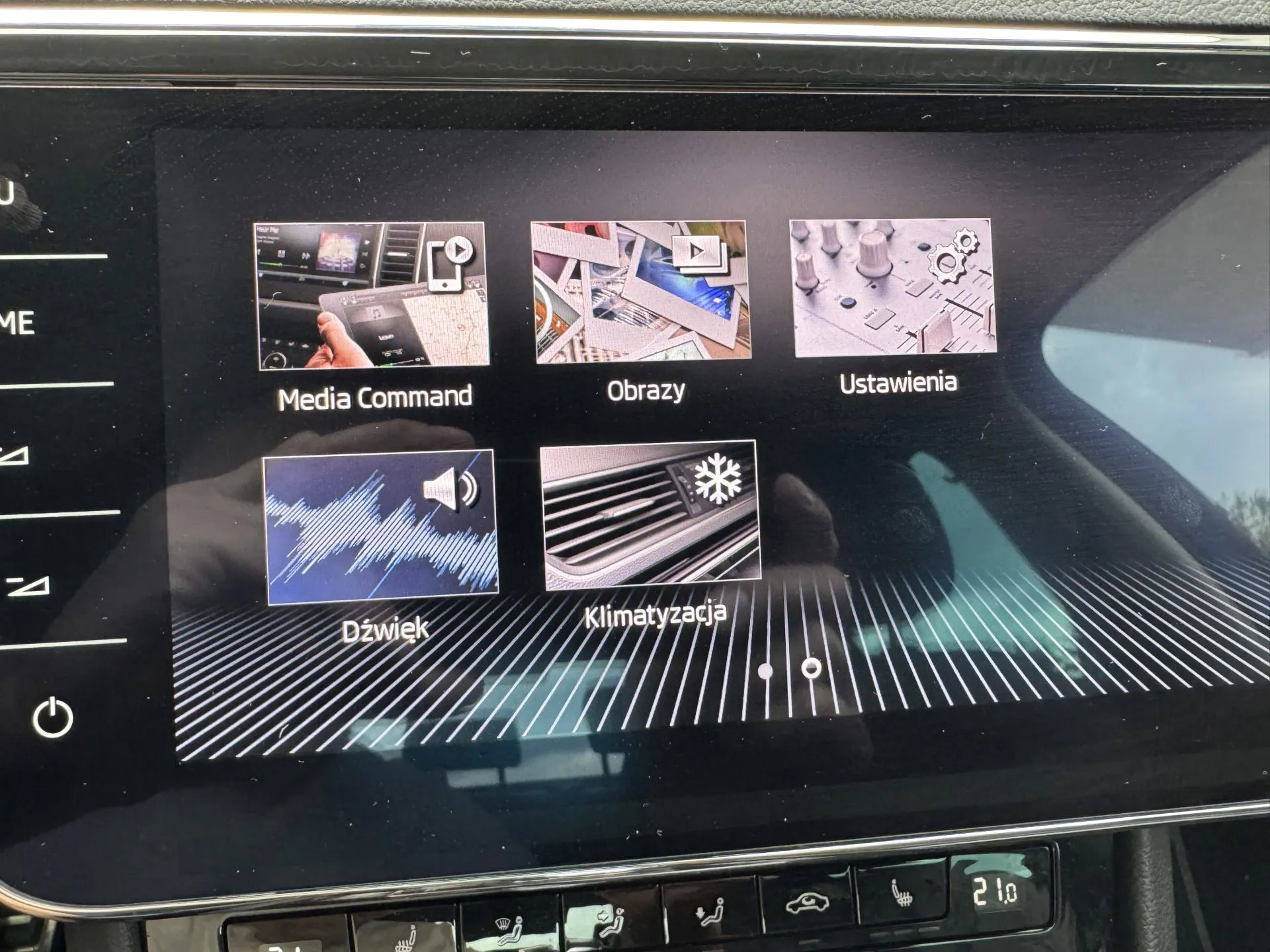Skoda Superb 2.0 TDI SCR 4x4 L&K DSG - obrazek 33