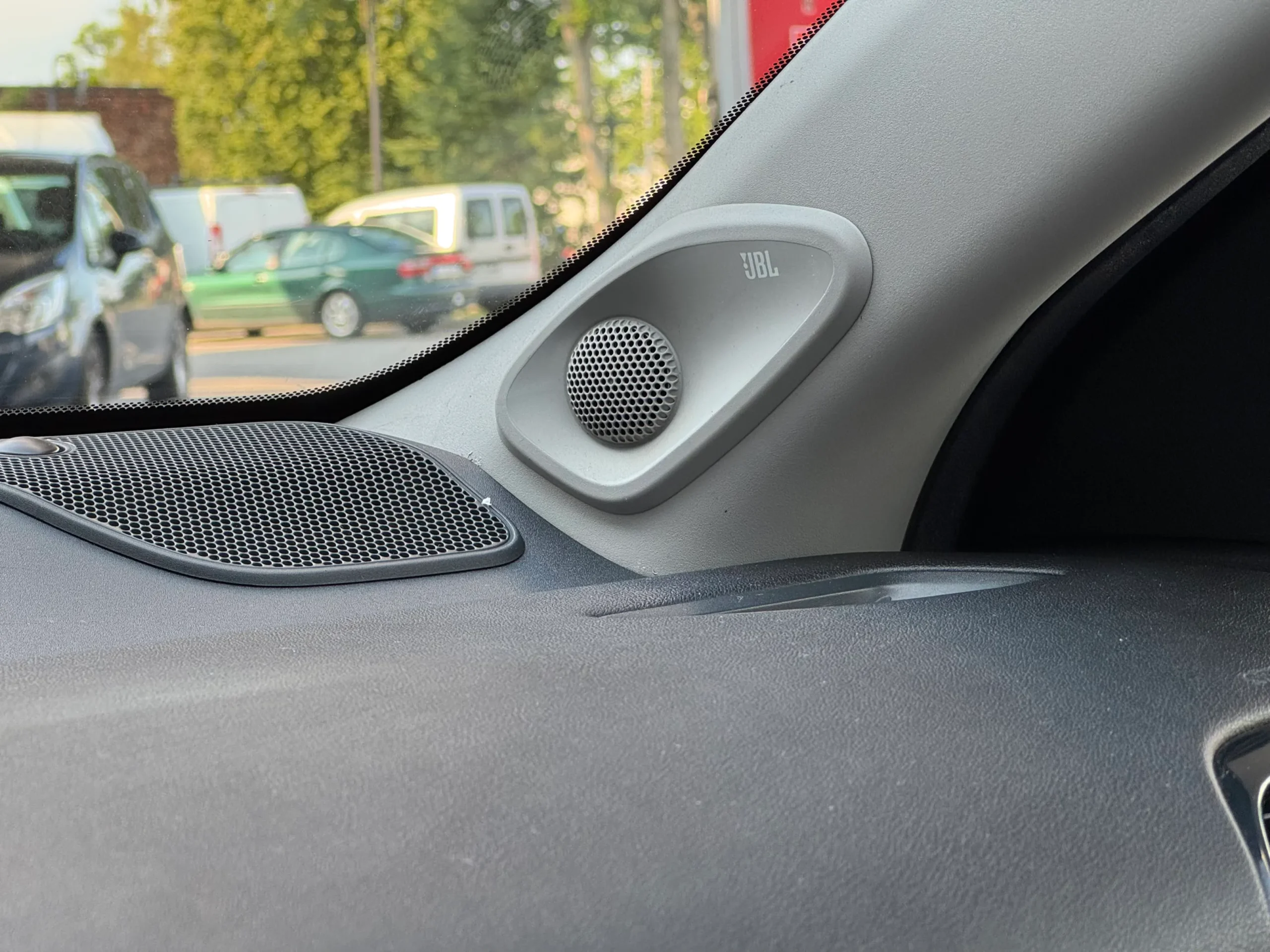 Toyota Yaris Hybrid 116 1.5 VVT-i Black&White - obrazek 26